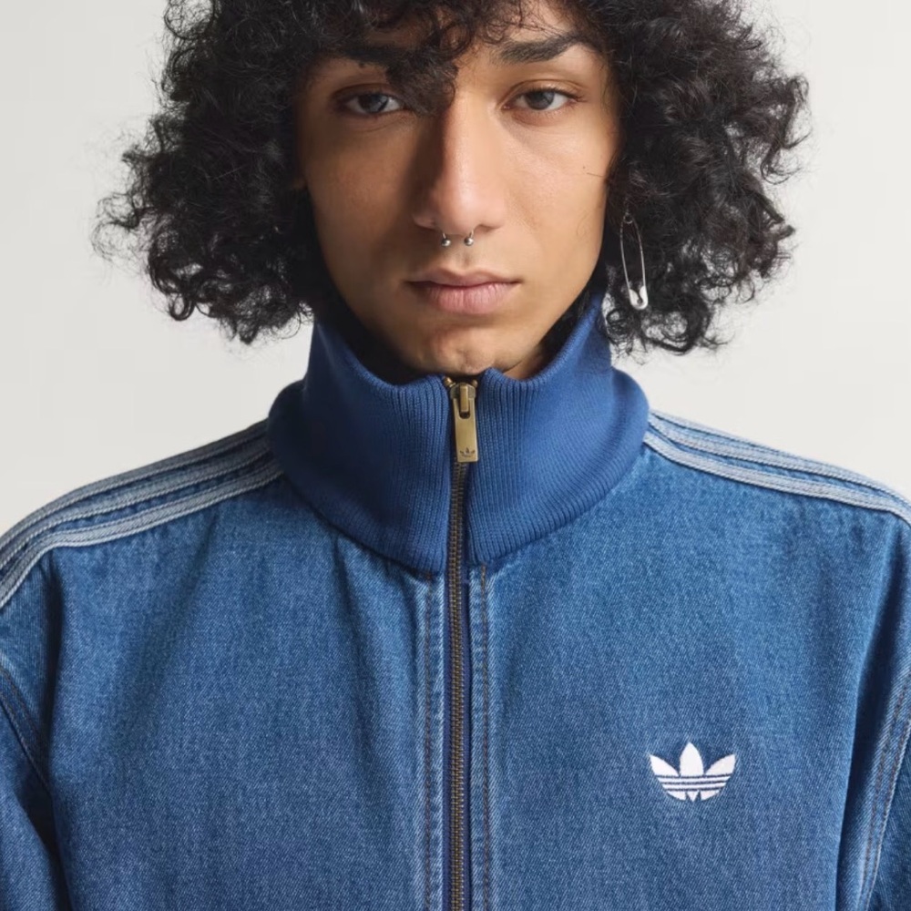NWT XS Adidas Originals DENIM TRACK TOP w/ ZIPPER VERSATILE, MODERN SILHOUETTE. - Picture 4 of 8
